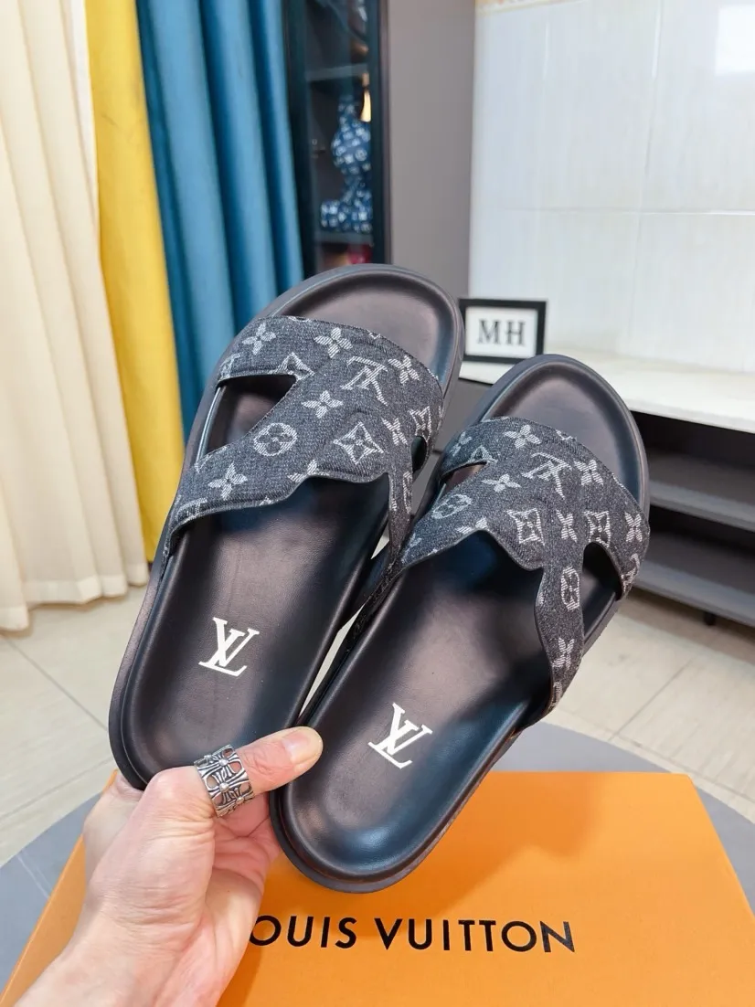 Men's shoes 💰300🌹🌹【LV】Multi-color new men's slippers, original quality top version, original special printed denim➕sheepskin on the inner side, non-slip combination sole, more stable walking, more comfortable and lightweight, high-end and generous, size: 38~44